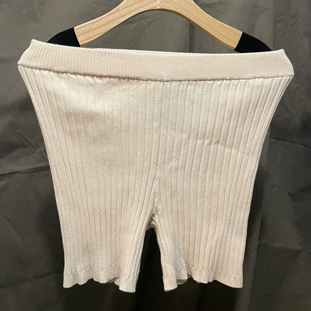 Ribbed Knit Loungewear Set Top: Sleeveless V-neck crop top & bottom